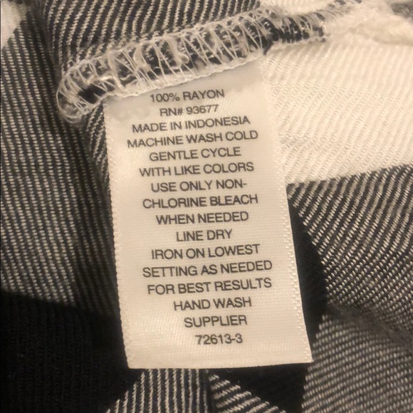 Cute Plaid Bell Sleeve Top - Picture 3 of 3